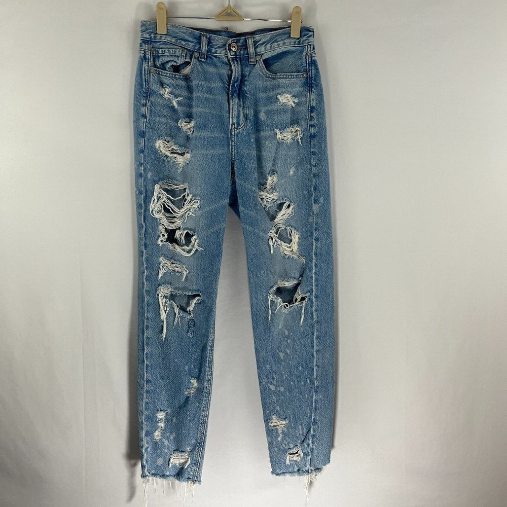 American Eagle Womens High Rise Mom Jeans Sz 2 Light Wash Distressed Bleached